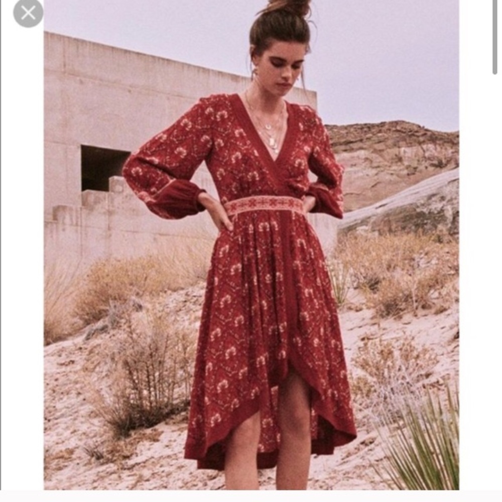 Spell Jewel Soirée Dress - Picture 2 of 16